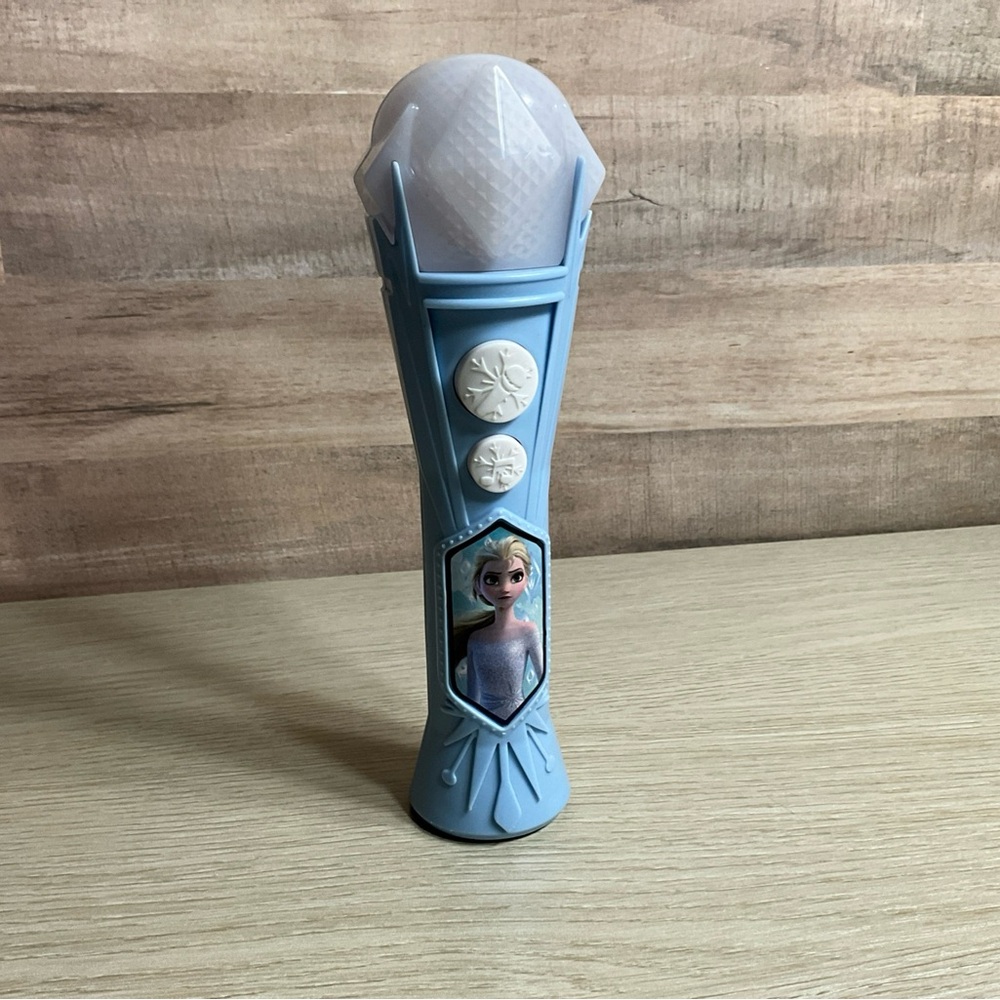 Disney Frozen II Sing Along Microphone Elsa Musical Light Up 7” Toy